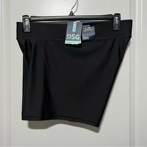 DSG Women’s 5” Core Compression Mid Rise Short, Pure Black